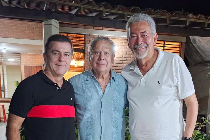 Verão em AL: ex-ministro se reúne com deputados