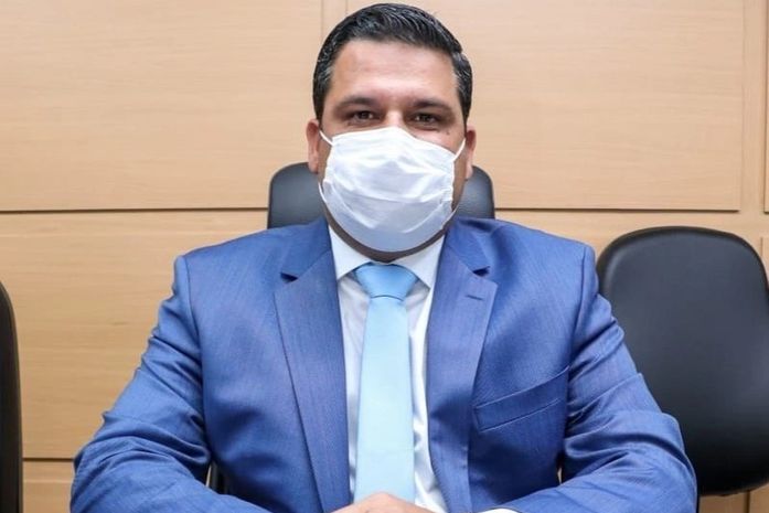 Thiago ML garante prioridade a projeto do rateio do Fundeb e cobra diálogo da prefeitura com professores