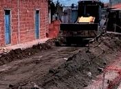 Ação pede suspensão imediata de tarifas e dá prazo de 120 dias para conclusão da rede de esgotamento, no interior