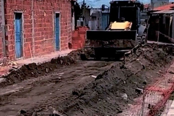 Ação pede suspensão imediata de tarifas e dá prazo de 120 dias para conclusão da rede de esgotamento, no interior