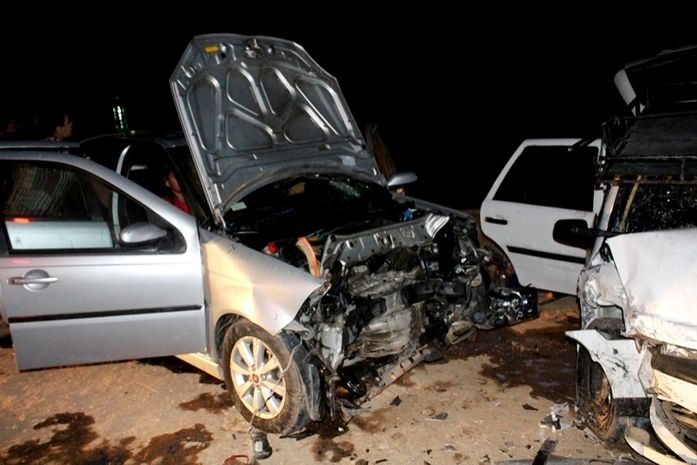 Colisão entre dois veículos deixa oito feridos em trecho da BR 101