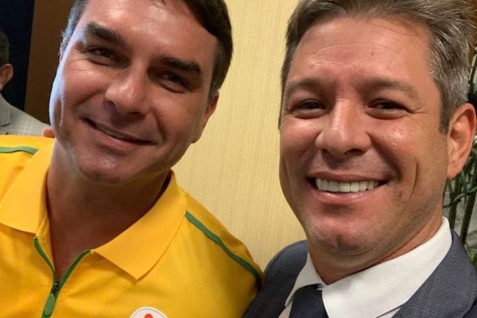 Flávio Bolsonaro e Cabo Bebeto