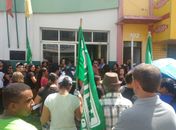 Professores da rede municipal realizam protesto no centro de Arapiraca 