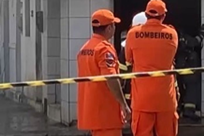 Incêndio de grandes proporções destrói pavimentos de estabelecimento comercial e deixa funcionária ferida, em Arapiraca; veja vídeos