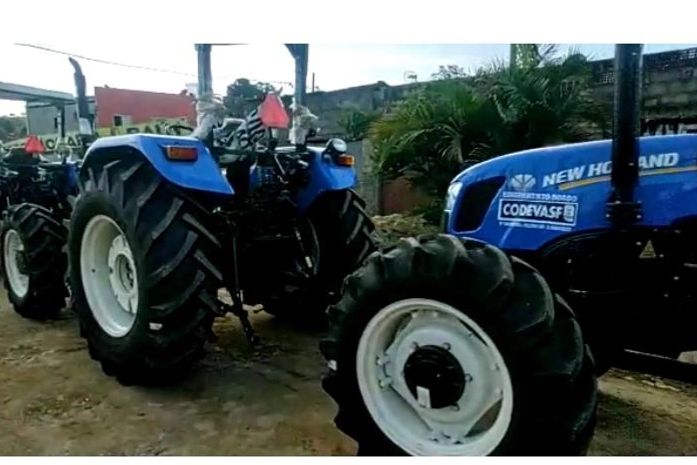 Pedro Vilela garante tratores, caminhões, grades aradoras e kits de processamento ao pequeno agricultor do Vale do Paraíba