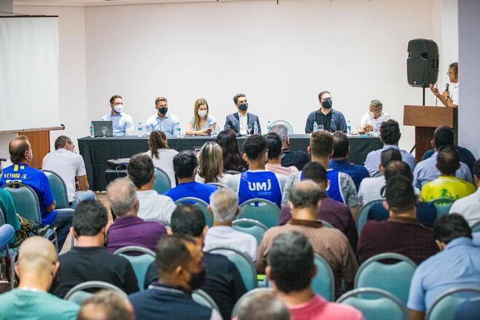 “Esporte será tratado como prioridade”, garante JHC em reunião com desportistas