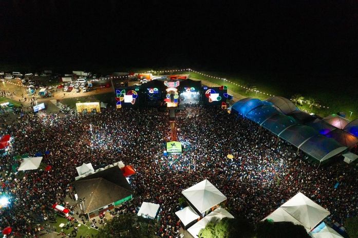 Bell Marques, Mano Walter, Zelito e Matheus Pereira agitam a quarta noite do São João no Lago da Perucaba