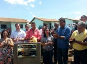 Prefeito Sérgio Reis , entrega 100 casas para os índios da aldeia Cariri Xocó