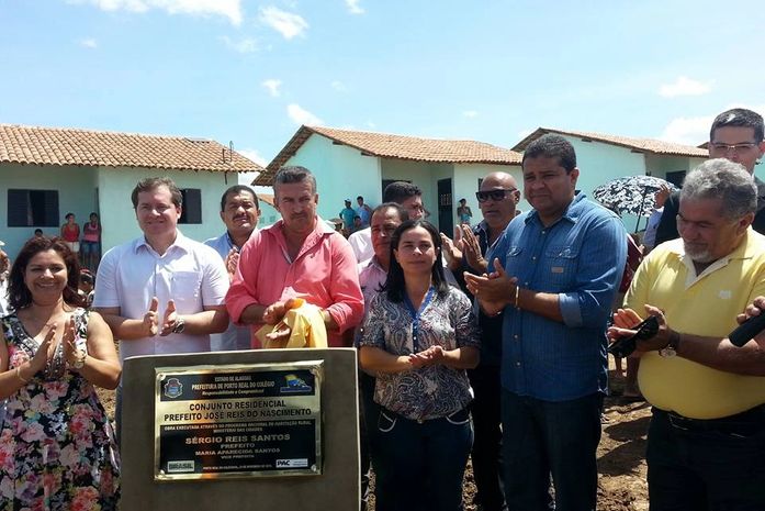 Prefeito Sérgio Reis , entrega 100 casas para os índios da aldeia Cariri Xocó