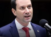 Deputado Daniel leva à Câmara debate sobre qualidade das escolas em tempo integral no Brasil

