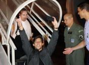 Avião da FAB chega com brasileiros e turcos sobreviventes do terremoto