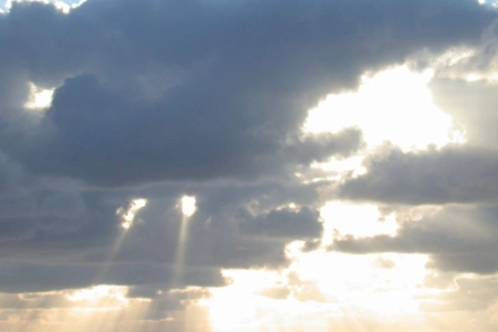 Previsão aponta sol entre nuvens no fim de semana