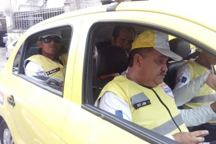 suspeito portava uma identidade falsa, onde apenas a foto seria verdadeira, todos os dados eram de outra pessoa