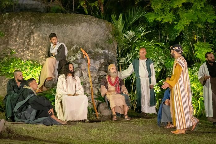 Entre quinta e sábado da semana passada a cidade recebeu muita gente para a sua tradicional Encenação da Paixão de Cristo num Teatro ao ar livre