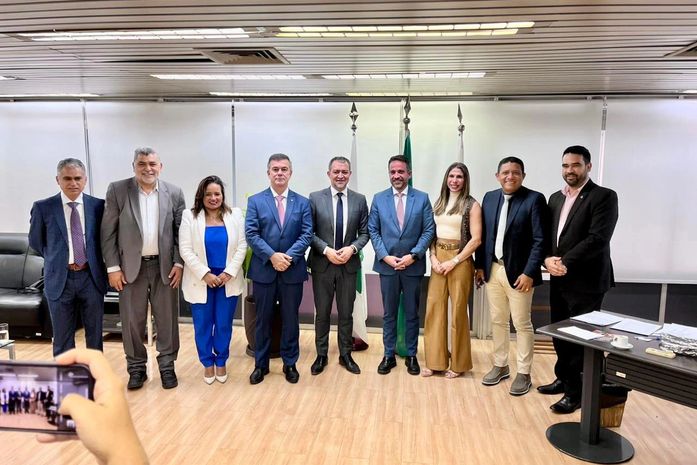 Prefeito e governador discutem na CONAB prioridades para Palmeira e Alagoas