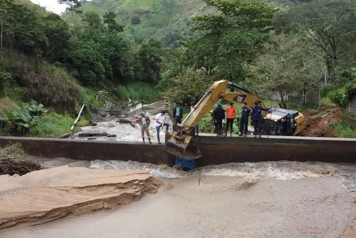 Prefeitura de Santana do Mundaú disponibiliza caminhões-pipa e trabalha para normalização do abastecimento de água