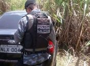Veículo foi localizado em canavial (Foto: 1ª Cia)