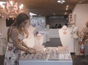 Profissional formado no curso de Moda do Senai mantém sintonia com tendências