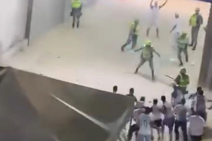 Torcedor do CSA é preso por agredir policiais no Rei Pelé após empate com Ituano
