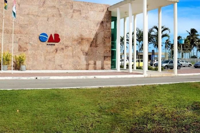 Falso escritório de advocacia é fechado e suposto advogado é detido