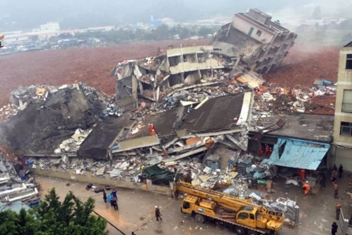 Deslizamento de terra na China soterra 33 edifícios e deixa 27 desaparecidos