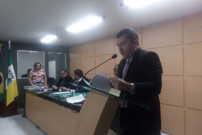 Câmara Municipal aprova projeto que obriga estabelecimentos públicos e privados a colocarem o simbolo mundial do autismo