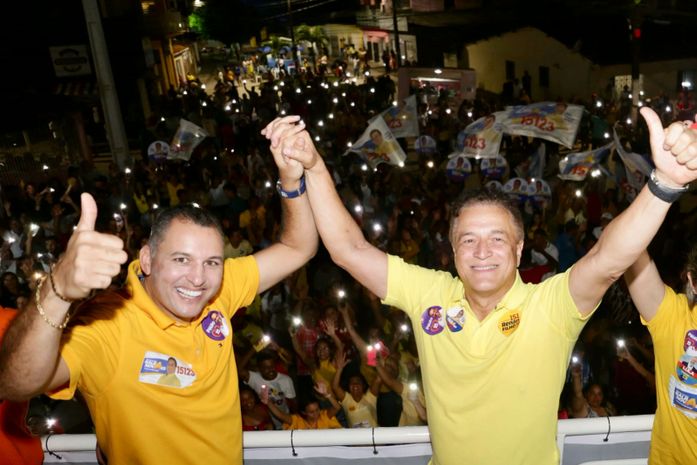 Deputado Galba Novaes recebe o carinho da população de Campestre