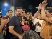 Parque inaugurado, palanque montado e o “exército” já em formação