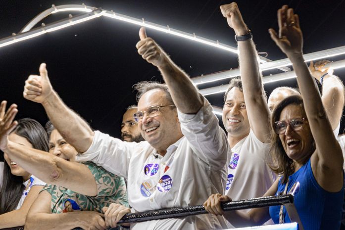 Primeira Caravana de Luciano Barbosa é abraçada com alegria pelos moradores dos bairros Manoel Teles e Cacimbas