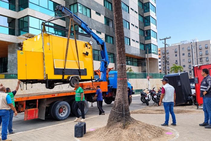 Trailer é removido na Ponta Verde após denúncias de som alto durante a madrugada