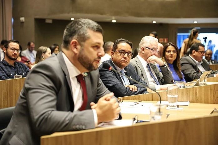 Rodrigo Buarque discute em CIT avanços e desafios do SUS