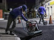 Vias do Centro da cidade têm asfaltos recuperados. 