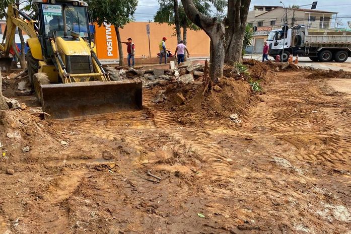 Prefeitura de Palmeira autoriza obra de manutenção na Praça do Queijeiro