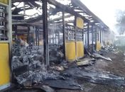 Incêndio destruiu por completo escola municipal de Matriz na madrugada do dia 1º de maio passado. Prefeitura vai reconstruir, cuja ordem de serviço já foi assinada