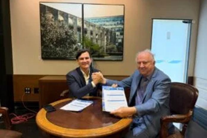 AMA firma cooperação com a CNM para implantação de plataforma de compras públicas nos municípios alagoanos