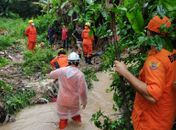 Corpo de bebê que desapareceu após deslizamento de barreira é encontrado