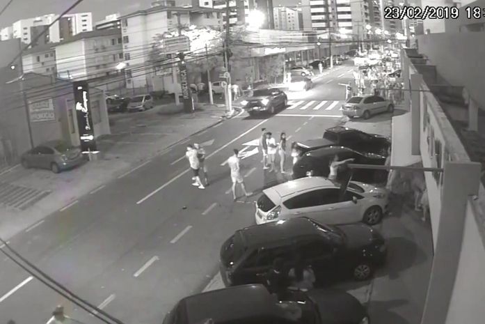 Imagens provocam reviravolta em versão de vítima de agressão durante as prévias carnavalescas