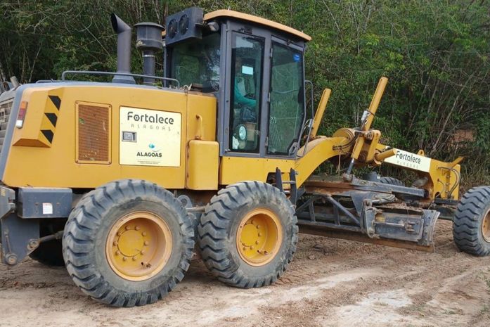 Prefeitura de Branquinha realiza recuperação de acessos à zona rural