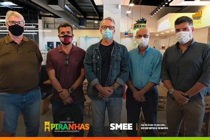 Secretaria de Esportes estuda implantação de Escolinha de Voleibol em Piranhas