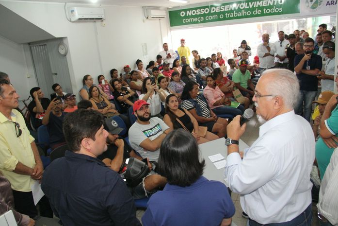 Reinauguração de telecentro garante inclusão digital à população arapiraquense