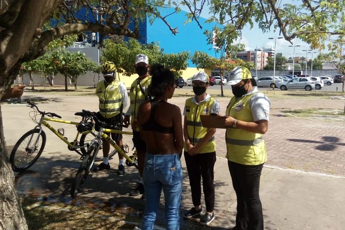 Jovem aborda agentes do Ronda no Bairro na Vera Arruda pedindo ajuda para tratamento contra drogas