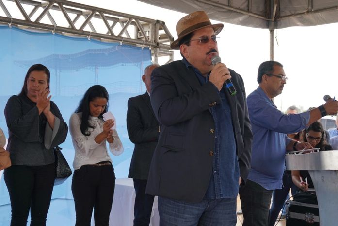 Prefeito Gilberto Gonçalves comemora início da construção de escolas estaduais em Rio Largo