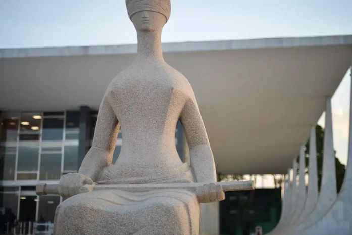 Juízes pedem adiamento de decisão que limitou penduricalhos