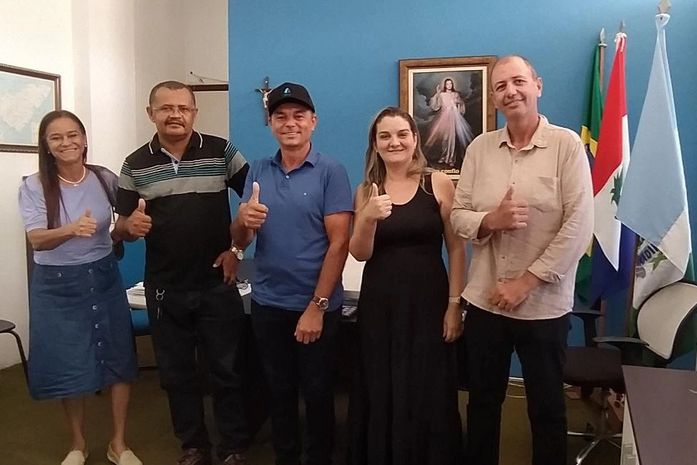 Prefeito de Anadia anuncia aumento salarial dos servidores da Educação