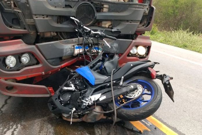 Enfermeiro do Samu morre em colisão entre motocicleta e caminhão no Sertão de Alagoas