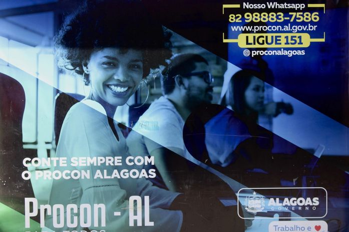 Procon Alagoas multa Apple em mais de R$ 100 mil, por venda de celular sem carregador