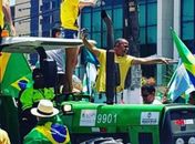 Uso de trator em manifestação política será apurado pela prefeitura