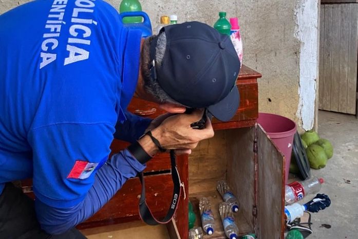 Perícia analisa armário onde corpo de bebê foi encontrado e vasculha geladeira e demais cômodos