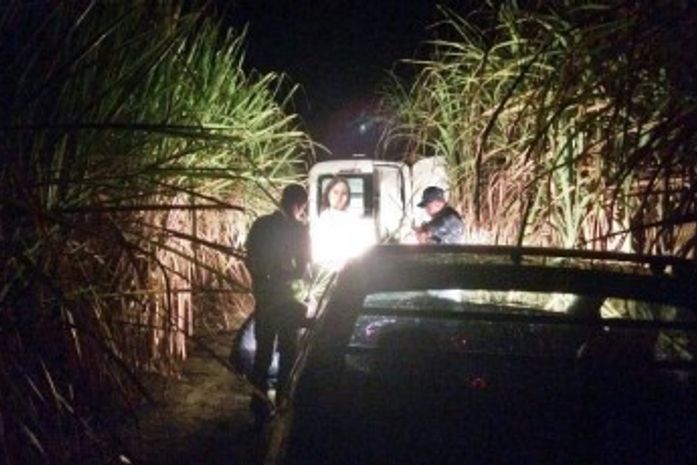 Ambulância roubada é encontrada em canavial