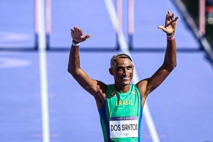 Alison dos Santos e Matheus Lima vão à semi dos 400m com barreiras